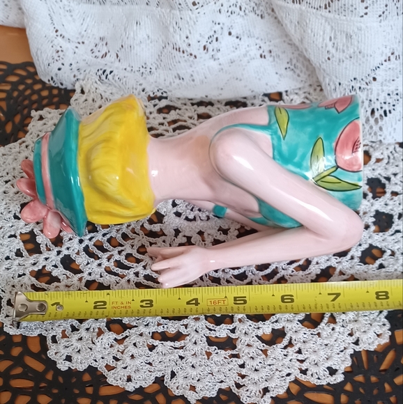 BODACIOUS BABES BY JOYCE SHELTON FIGURAL VASE W/HANGING MESSAGE PLAQUE 4x4x7.5 - Picture 14 of 15